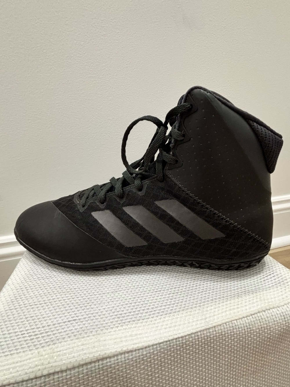 adidas Mat Wizard 4 Wrestling Boxing Shoes
Triple Black Carbon AC6971 Men's 9